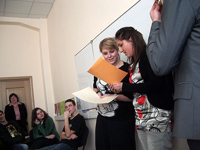 Студенты из Высшей школы экономики участвуют в диалогах, используя деловой японский язык Студенты из Высшей школы экономики участвуют в диалогах, используя деловой японский язык